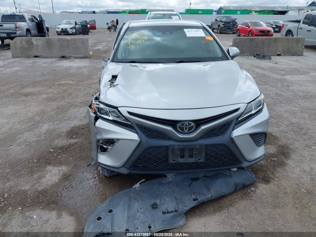 4T1B11HK2JU555376 Toyota CAMRY SE