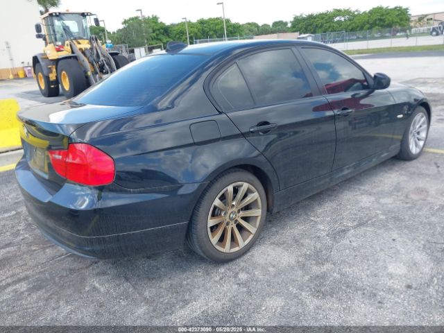 2011 BMW 328I WBAPK5C5XBA653877 Photo 3