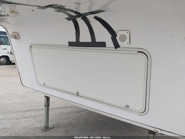 Aukcja sprzedaży 2003 Keystone Montana 3670rl 5th Wheel Travel Trailer, vin: 4YDF3672434502502, numer aukcji: 42373094