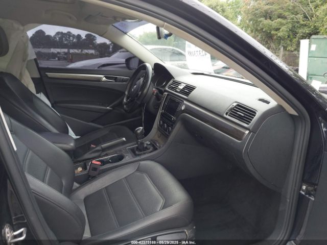 2018 VOLKSWAGEN PASSAT 1VWBA7A35JC012682 Photo 4