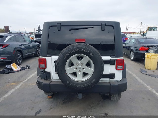1C4BJWDGXHL623183 Jeep Wrangler Unlimited Sport 4x4