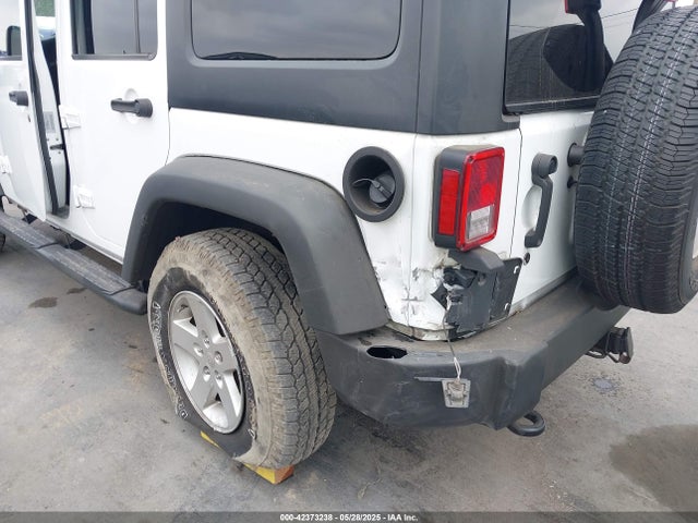 1C4BJWDGXHL623183 Jeep Wrangler Unlimited Sport 4x4