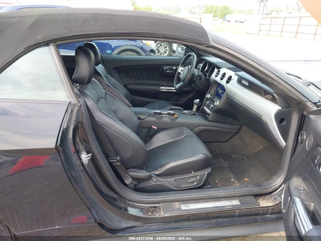 1FATP8UH9G5318421 Ford 2016