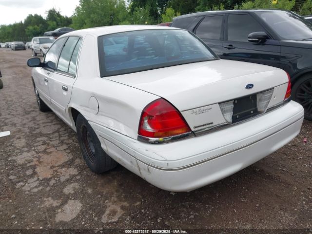1999 FORD CROWN VICTORIA 2FAFP73W9XX109122 Photo 2
