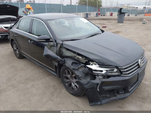 2017 VOLKSWAGEN PASSAT 1VWAT7A35HC019017