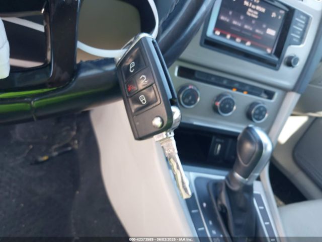 3VWCA7AUXFM504921 Volkswagen Golf Sportwagen Tdi S 4-door
