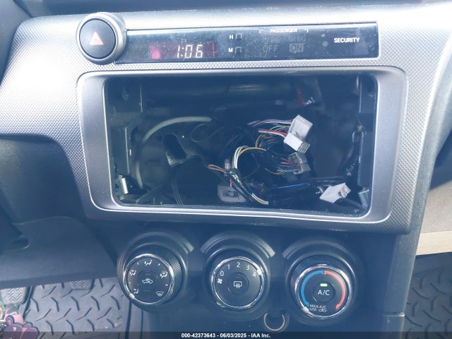 Scion 2ar-fe 2015 JTKJF5C79F3089169 Image 17
