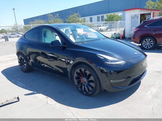 2022 TESLA MODEL Y 7SAYGDEF0NF490213 Photo 0
