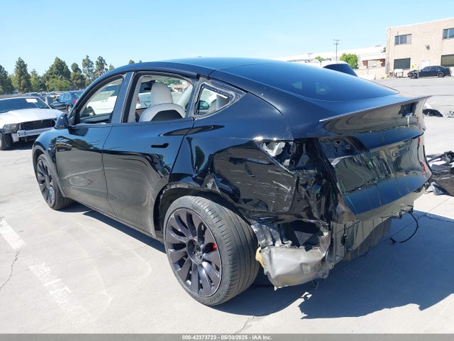 2022 TESLA MODEL Y 7SAYGDEF0NF490213 Photo 2