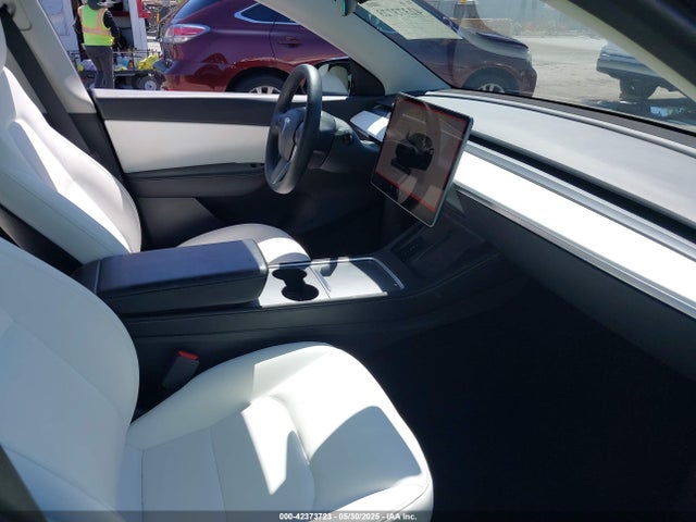 2022 TESLA MODEL Y 7SAYGDEF0NF490213 Photo 4