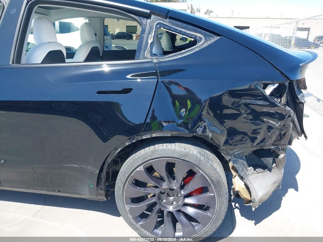 2022 TESLA MODEL Y 7SAYGDEF0NF490213 Photo 5