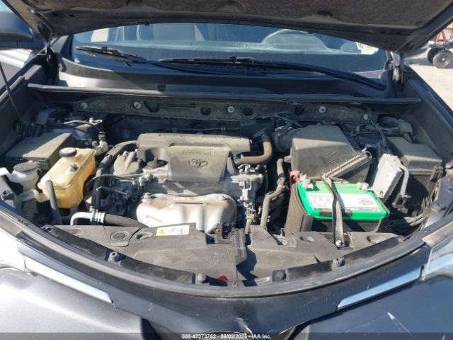 JTMRFREV9JJ178922 Toyota Rav4 Xle