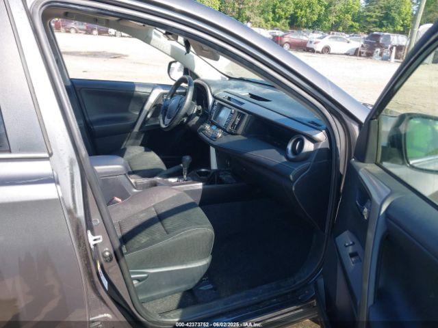 JTMRFREV9JJ178922 Toyota Rav4 Xle