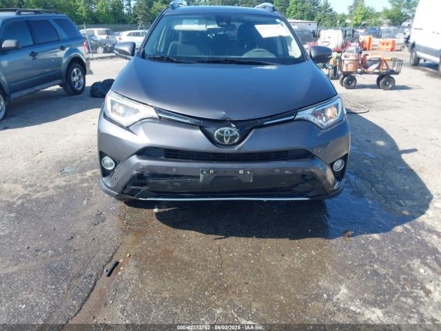 JTMRFREV9JJ178922 Toyota Rav4 Xle