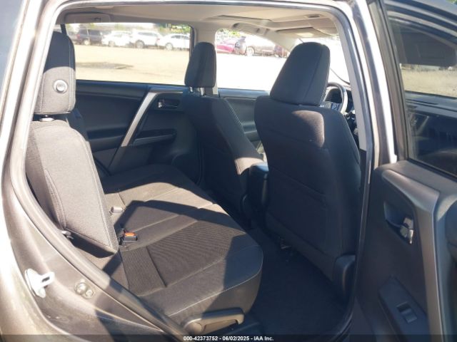 JTMRFREV9JJ178922 Toyota Rav4 Xle