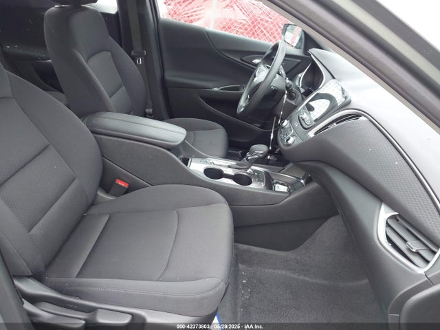 1G1ZD5STXSF134328 Chevrolet Malibu Fwd 1lt