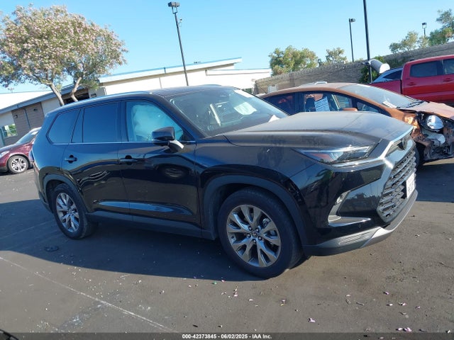 Toyota Grand Highlander Limited 2024 5TDAAAB52RS003735 Image 14