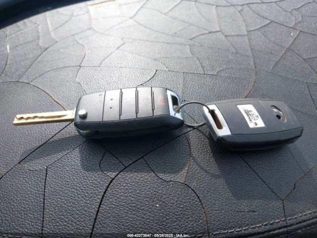 5XYPGDA52GG014353 KIA Sorento 3.3l Lx