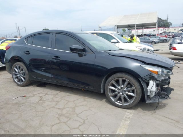 3MZBN1V3XJM246035 Mazda Mazda3 Touring