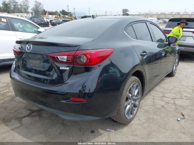 3MZBN1V3XJM246035 Mazda Mazda3 Touring