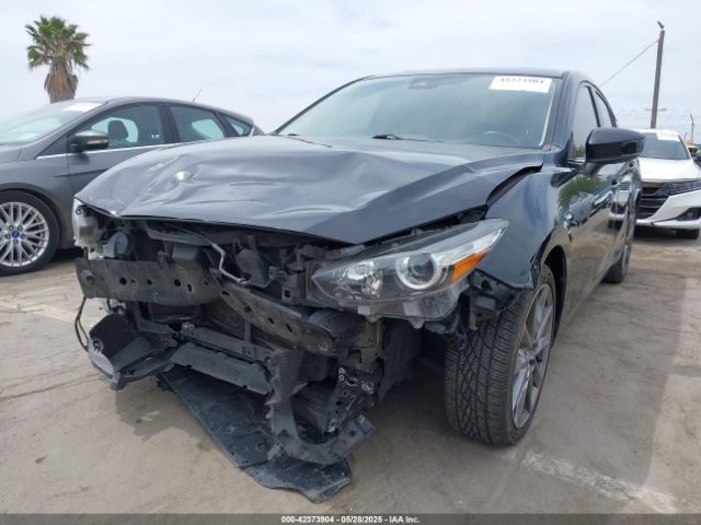 3MZBN1V3XJM246035 Mazda Mazda3 Touring