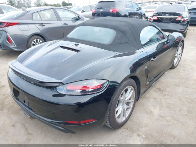 2017 PORSCHE 718 BOXSTER WP0CA2A81HS221469 Photo 3