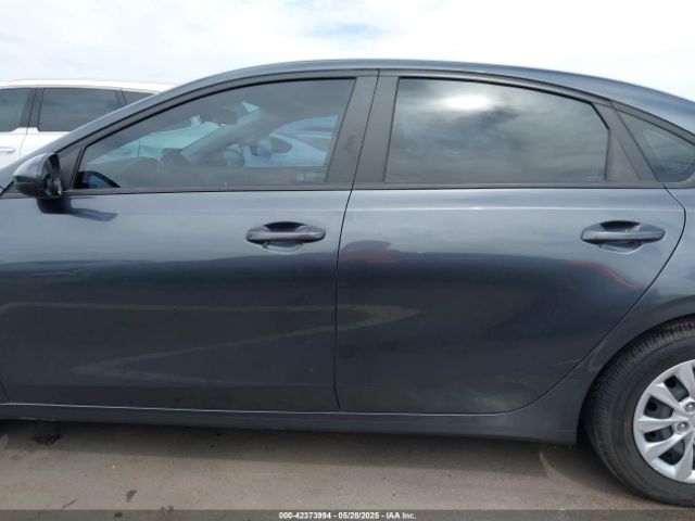 3KPF24AD0ME300230 KIA FORTE FE