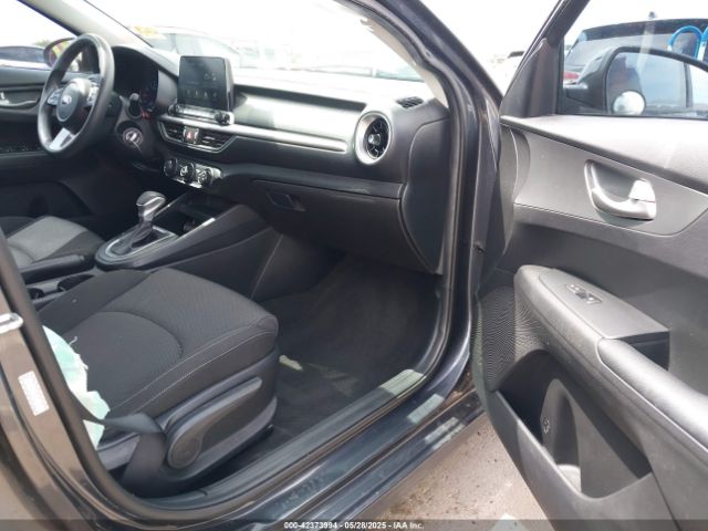 3KPF24AD0ME300230 KIA FORTE FE