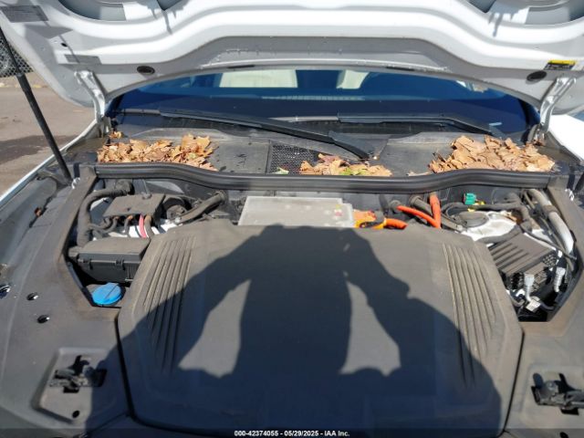 WA1LABGEXKB020765 Audi E-tron Premium Plus