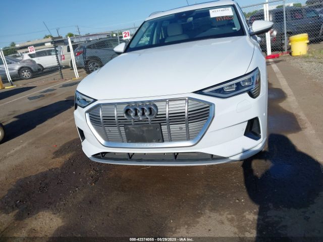 WA1LABGEXKB020765 Audi E-tron Premium Plus