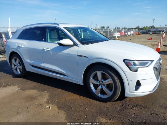 WA1LABGEXKB020765 Audi E-tron Premium Plus