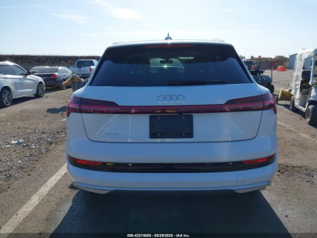 WA1LABGEXKB020765 Audi E-tron Premium Plus