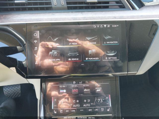 WA1LABGEXKB020765 Audi E-tron Premium Plus