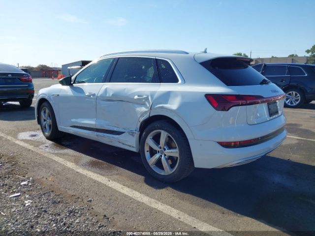 WA1LABGEXKB020765 Audi E-tron Premium Plus