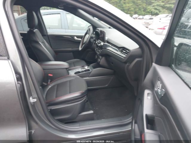 1FMCU0MN3SUA09631 Ford Escape St-line
