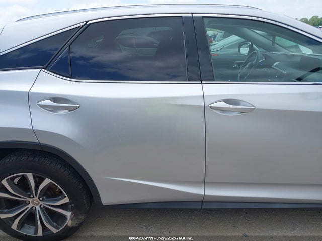 2T2BZMCA5HC055423 Lexus 2017