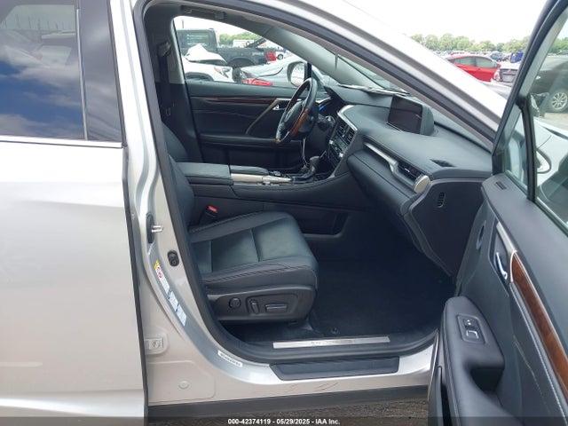 2T2BZMCA5HC055423 Lexus 2017