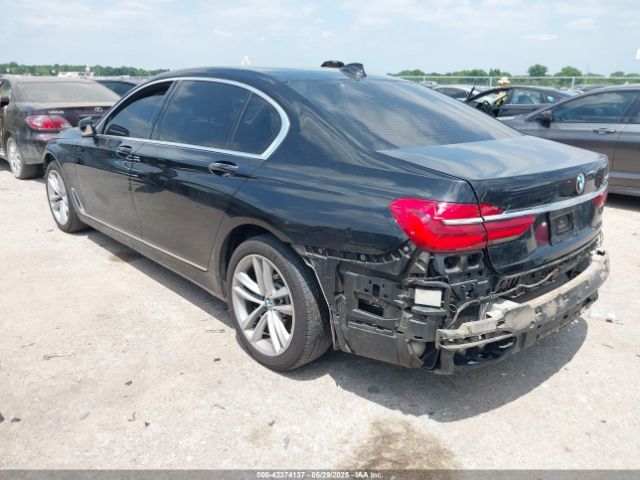 2018 BMW 750I WBA7F0C57JGM23748 Photo 2