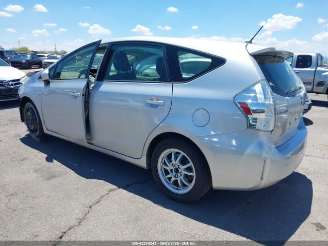 2014 TOYOTA PRIUS V JTDZN3EU5EJ008179 Photo 2
