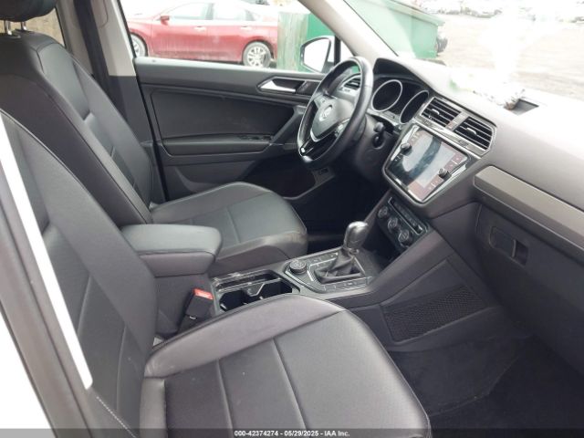 3VV2B7AX7JM099570 Volkswagen Tiguan 2.0t Se/2.0t Sel