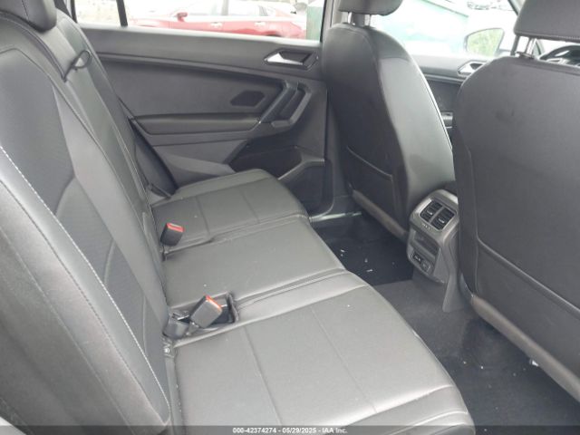 3VV2B7AX7JM099570 Volkswagen Tiguan 2.0t Se/2.0t Sel