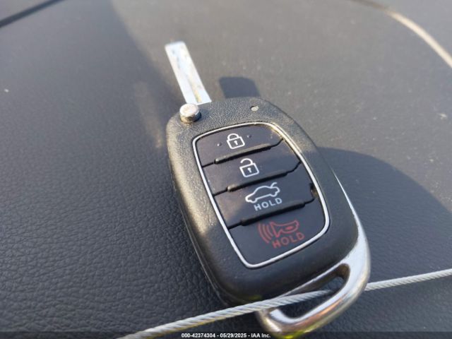 5NPE24AF0KH792621 Hyundai SONATA SE
