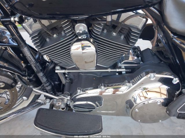 2015 HARLEY-DAVIDSON FLHR 1HD1FBM10FB645986 Photo 8