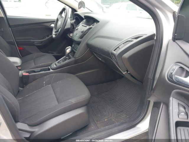 1FADP3F22GL395496 Ford FOCUS SE