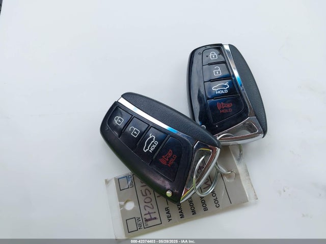 KMHFH4JG6GA547389 Hyundai Azera Limited
