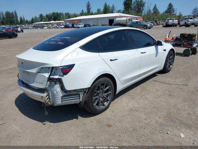5YJ3E1EB0LF741639 Tesla 2020