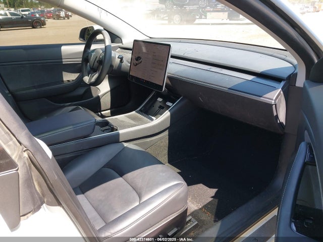 5YJ3E1EB0LF741639 Tesla 2020
