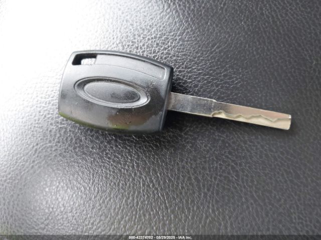 1FADP3K26FL301057 Ford FOCUS SE
