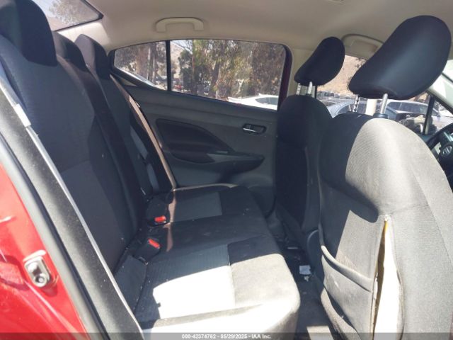 3N1CN8EV8NL861988 Nissan Versa