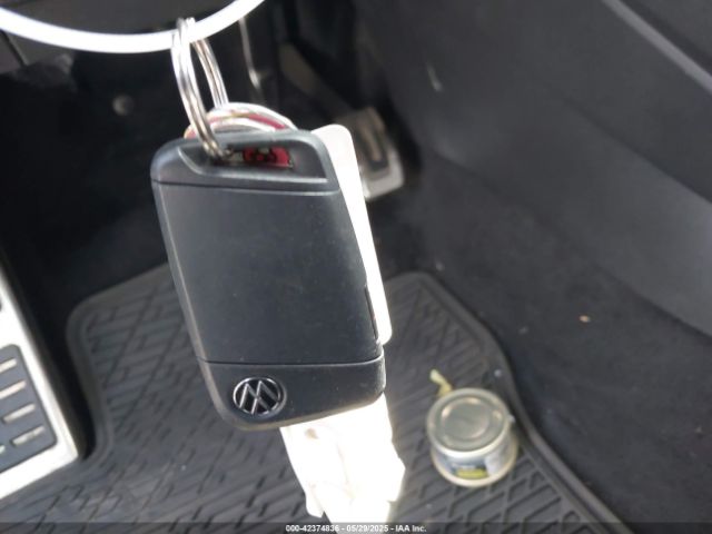 3VVCB7AX1NM078210 Volkswagen Tiguan